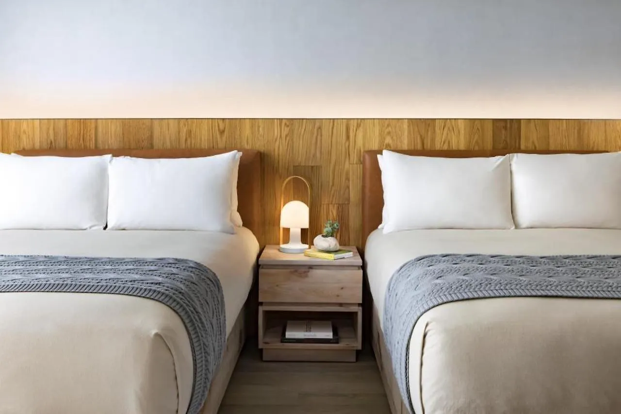 *****  1 Hotel تورونتو كندا
